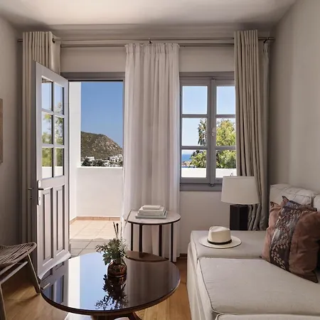 Petra Hotel&suites Hotel 2*