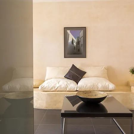 Petra Hotel&suites 2*