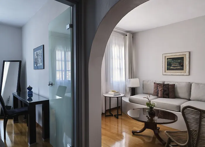 The Petra, Small Luxury Of The World 2*